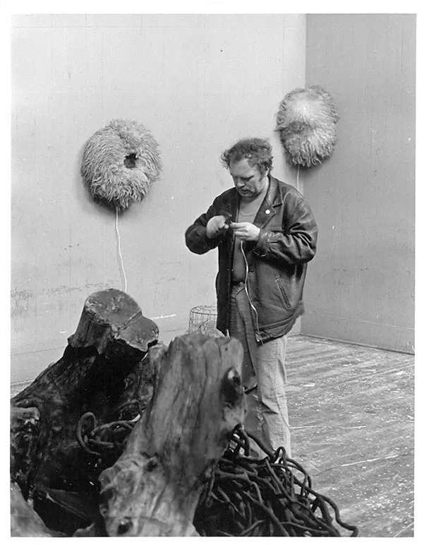 Günter Weseler rigging up his Breathing Objects (1970) in studio E.11. Photo 