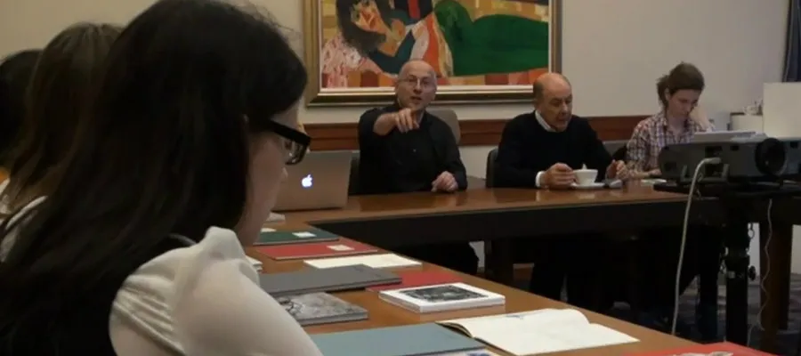 Anthony D'Offay and Professor Andrew Patrizio lead a seminar discussion.