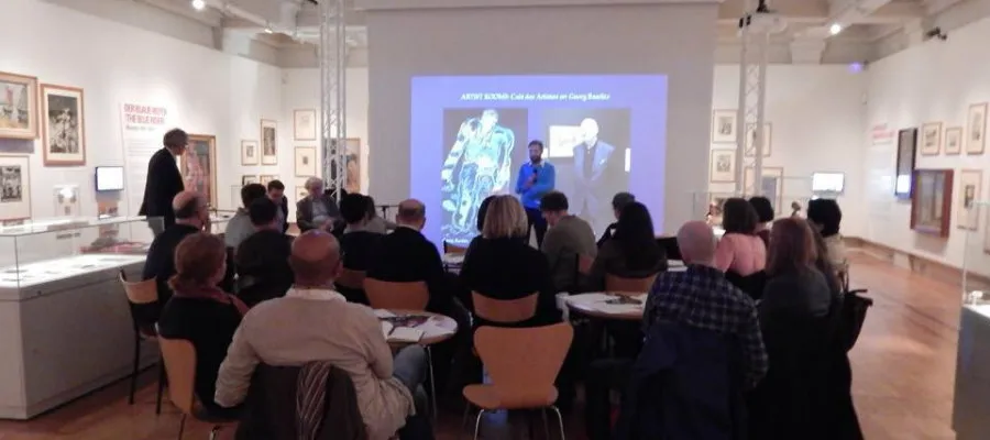 View from behind audience at Café des Artistes number 8.