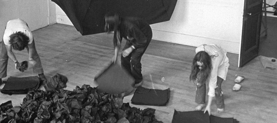 Reiner Ruthenbeck&rsquo;s &lsquo;Highland&rsquo; installation being assembled by Ruthenbeck and ECA students in studio E.21